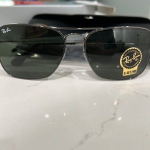 Ray-Ban Sunglasses: CARAVAN (0RB3136)